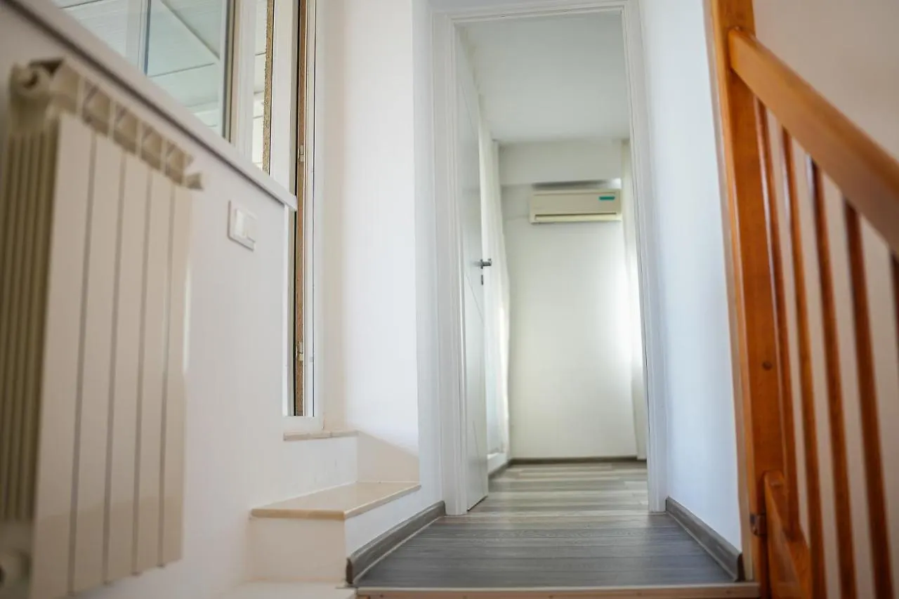 Penthouse With Huge Rooftop & Amazing City View Bukarest Rumænien
