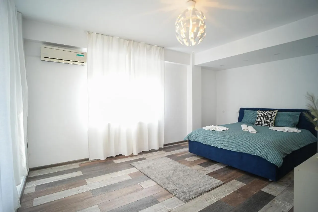 Penthouse With Huge Rooftop & Amazing City View Bukarest Rumænien