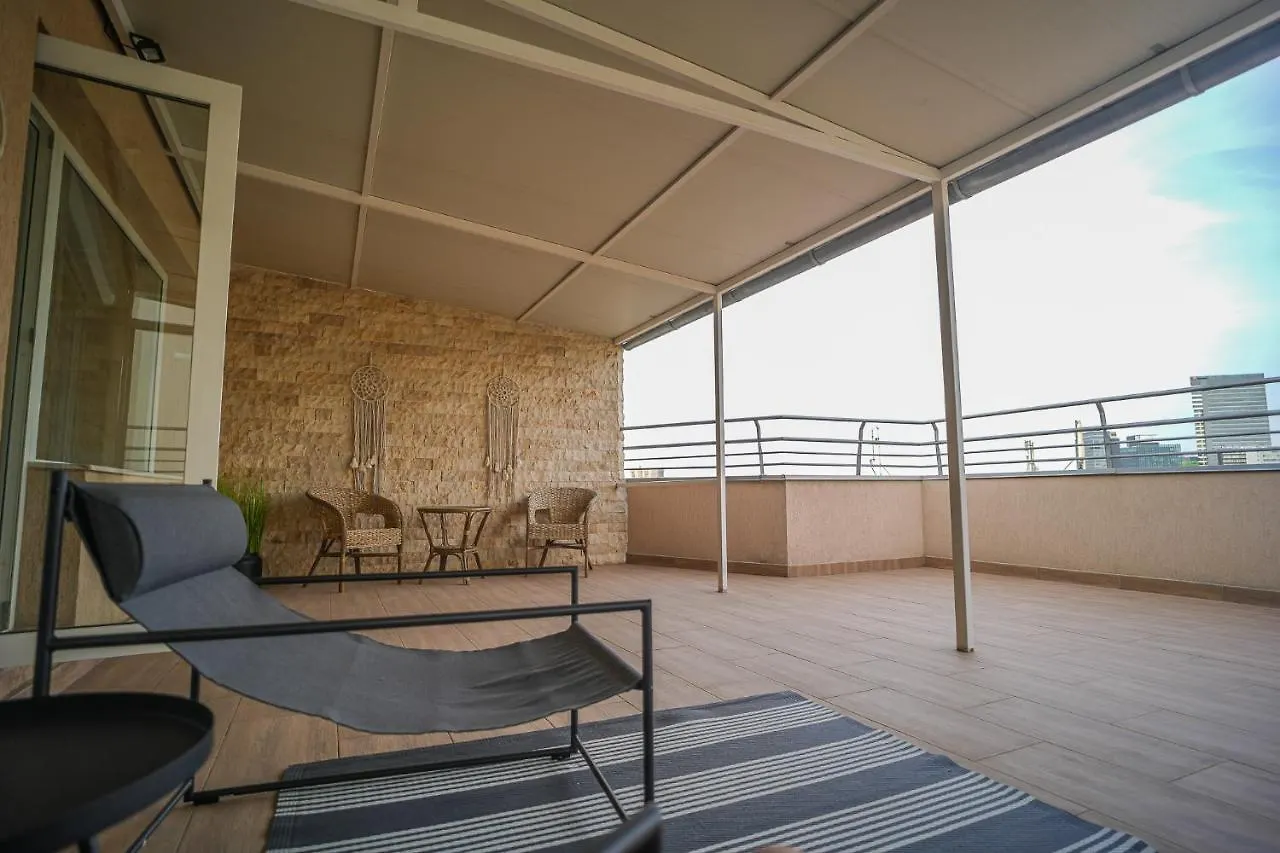 Apartamento Penthouse With Huge Rooftop & Amazing City View Bucareste