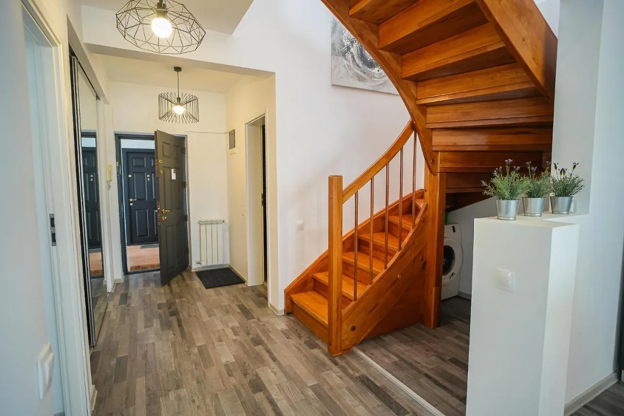 Penthouse With Huge Rooftop & Amazing City View Bucareste Apartamento