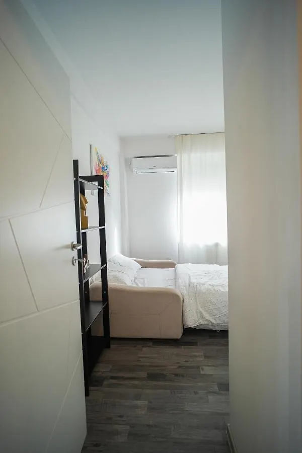 Penthouse With Huge Rooftop & Amazing City View Bukareszt Apartament